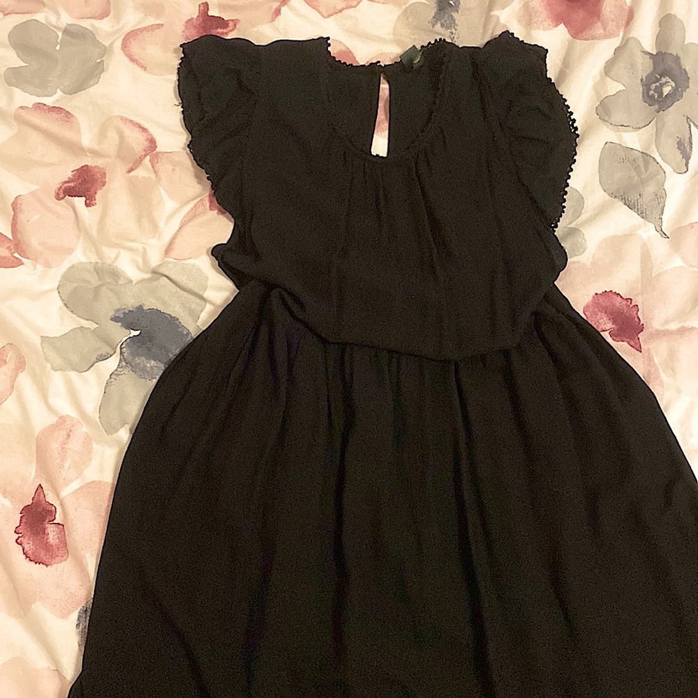 Black dress for the beac or pool party perfect for a hot summer day!